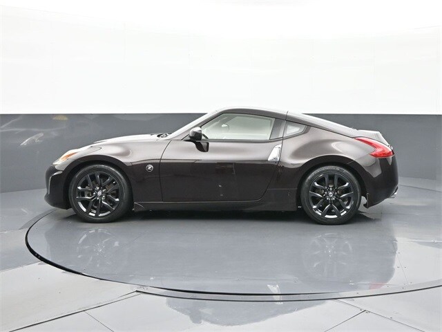 2016 Nissan 370Z Base photo 2