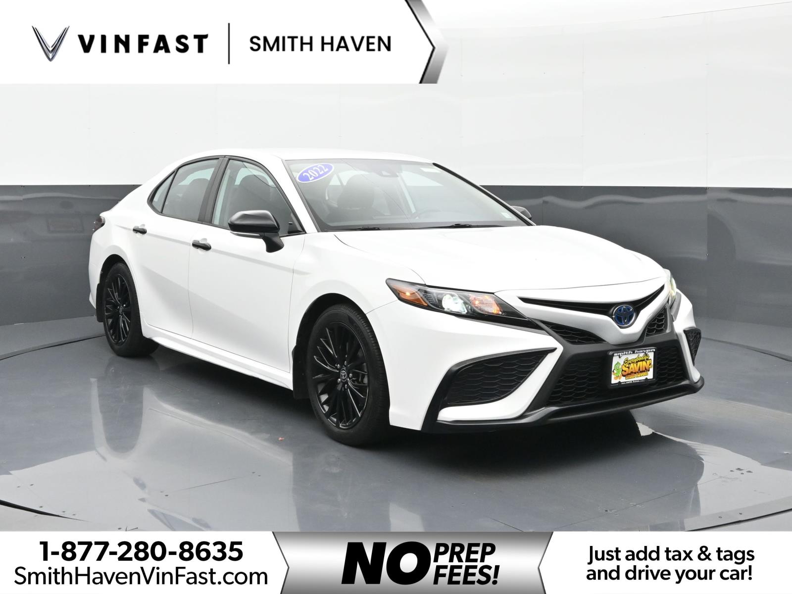 2022 Toyota Camry SE's photo