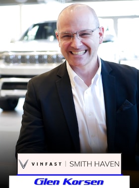 Staff member Glen Korsen from 5016b82a4631