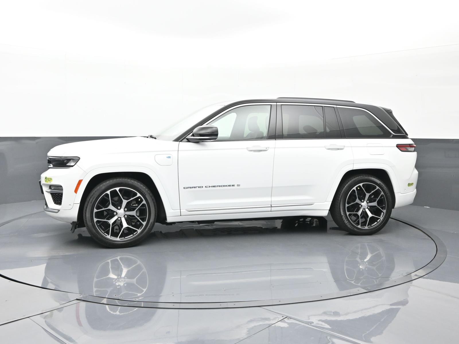 2022 Jeep Grand Cherokee Summit Reserve 4xe photo 2