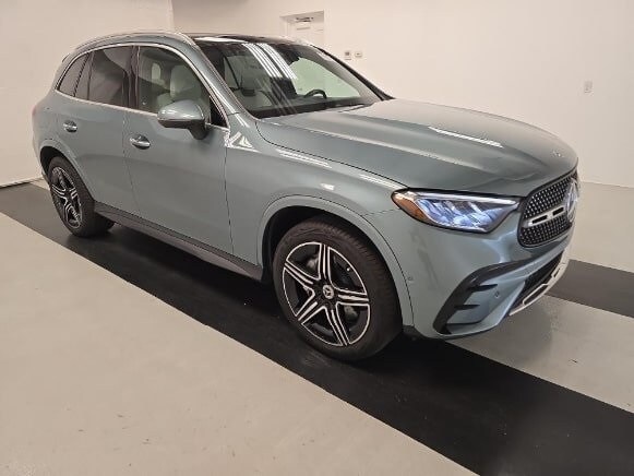 2025 Mercedes Benz GLC 350e 4MATIC photo 4