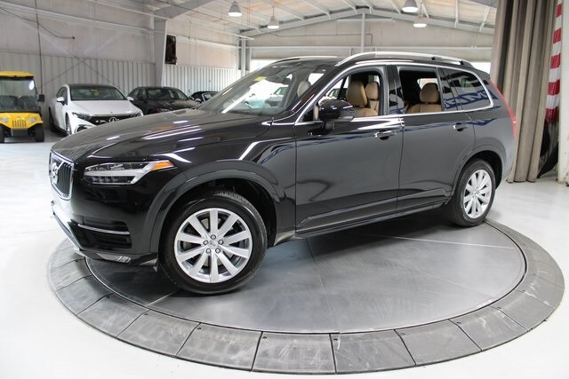 2017 Volvo XC90 T6 AWD Momentum photo 3