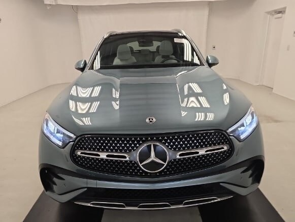 2025 Mercedes Benz GLC 350e 4MATIC photo 3