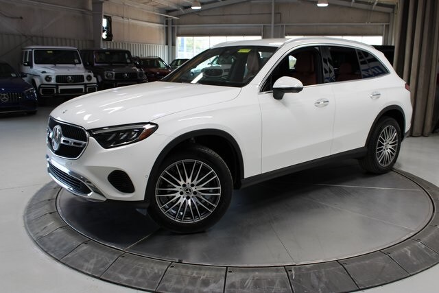 2023 Mercedes Benz GLC 300 photo 4