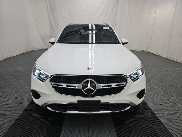 2023 Mercedes Benz GLC 300 4MATIC photo 3
