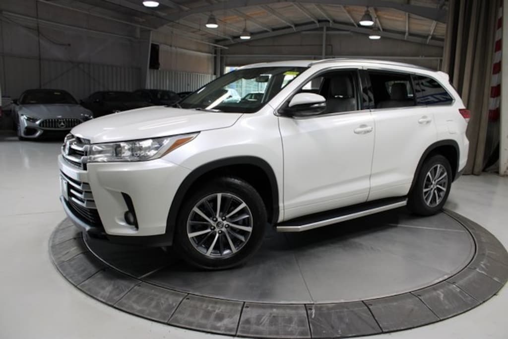 Used 2018 Toyota Highlander THIRD ROW/HEATED SEATS/NAV SUV