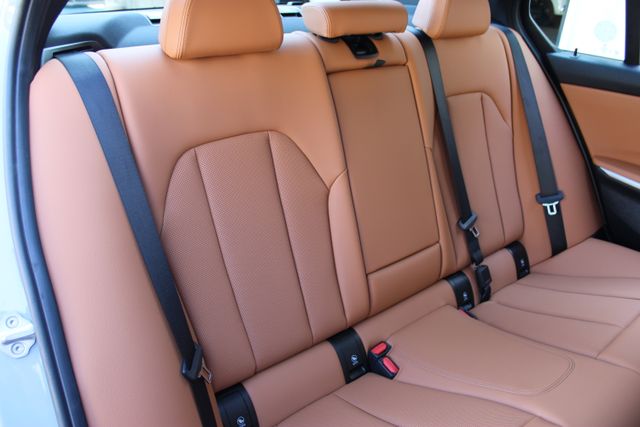 2026 BMW 3 Series 330i - Photo 15