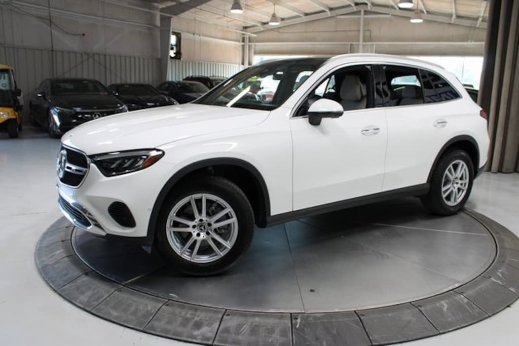 Used 2023 Mercedes-Benz GLC 300 4MATIC EXCLUSIVE TRIM PKG/COOLED SEATS SUV