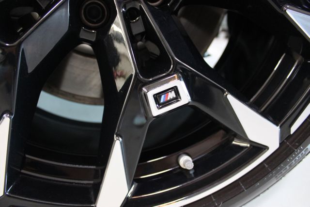 2026 BMW 3 Series 330i - Photo 21