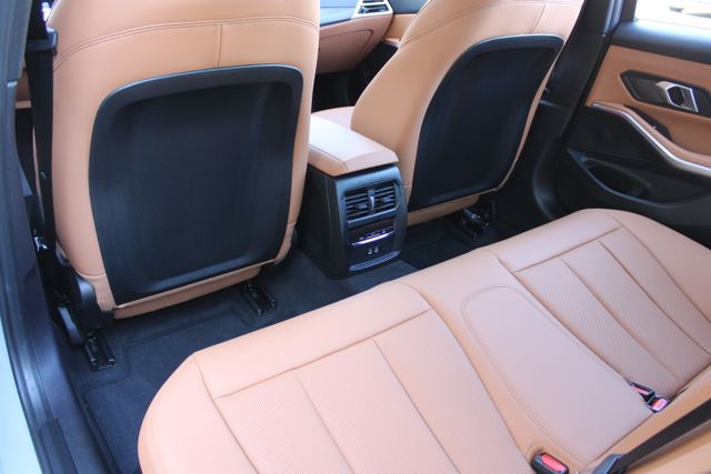 2026 BMW 3 Series 330i - Photo 10