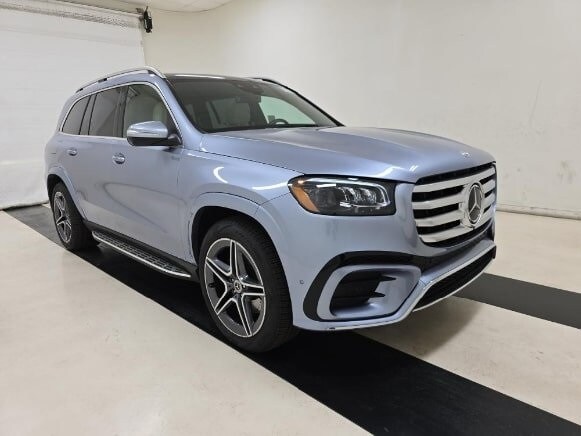 2025 Mercedes Benz GLS 450 4MATIC photo 4