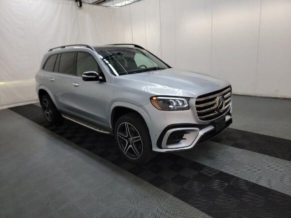 2024 Mercedes Benz GLS 450 4MATIC photo 4