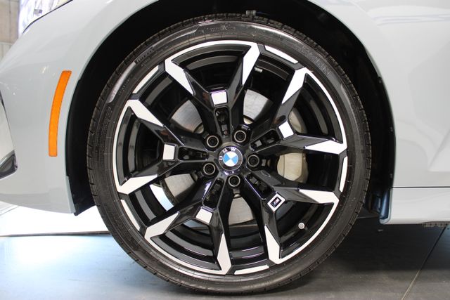 2026 BMW 3 Series 330i - Photo 33