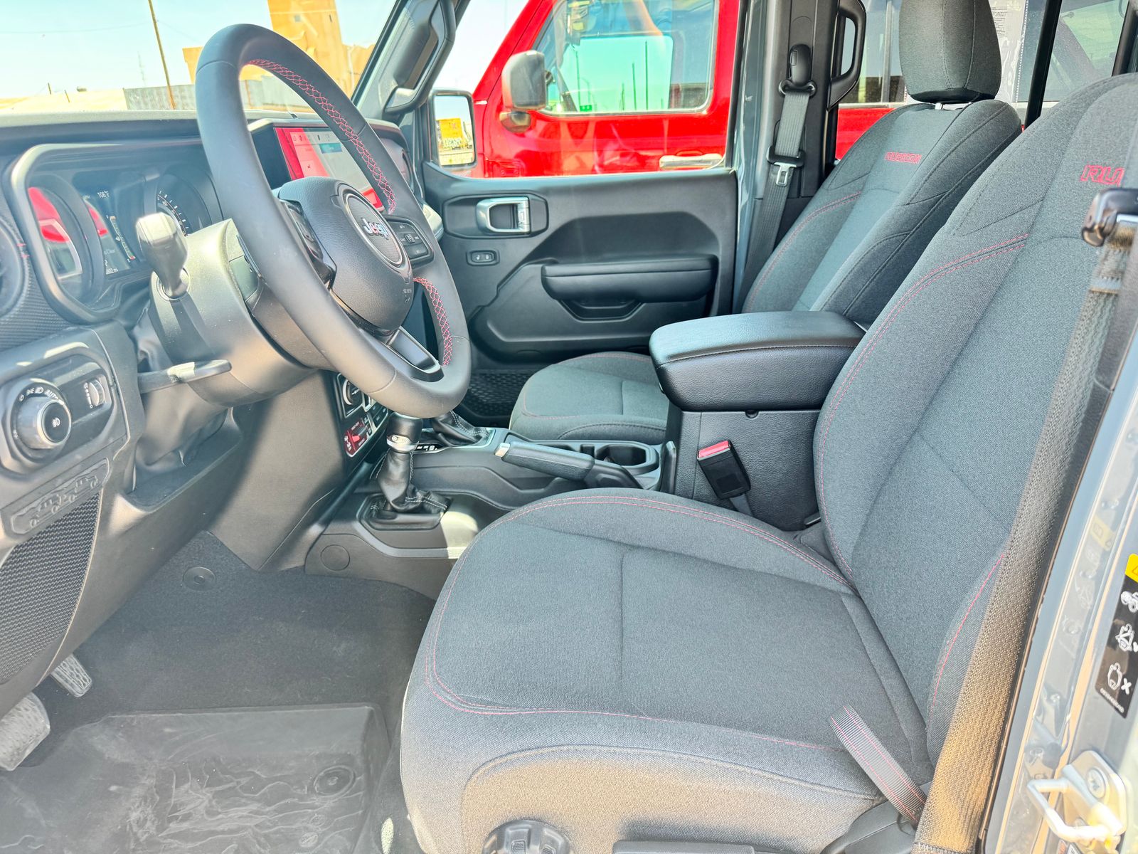 2024 Jeep Wrangler 4-Door Rubicon - Photo 11