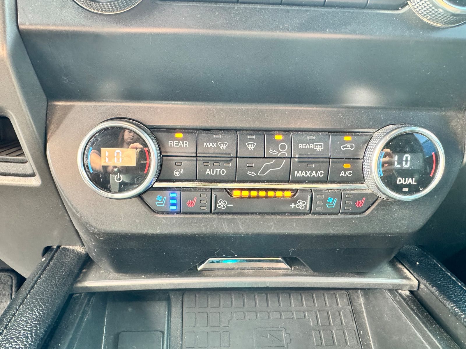 2021 Ford Expedition XLT - Photo 16