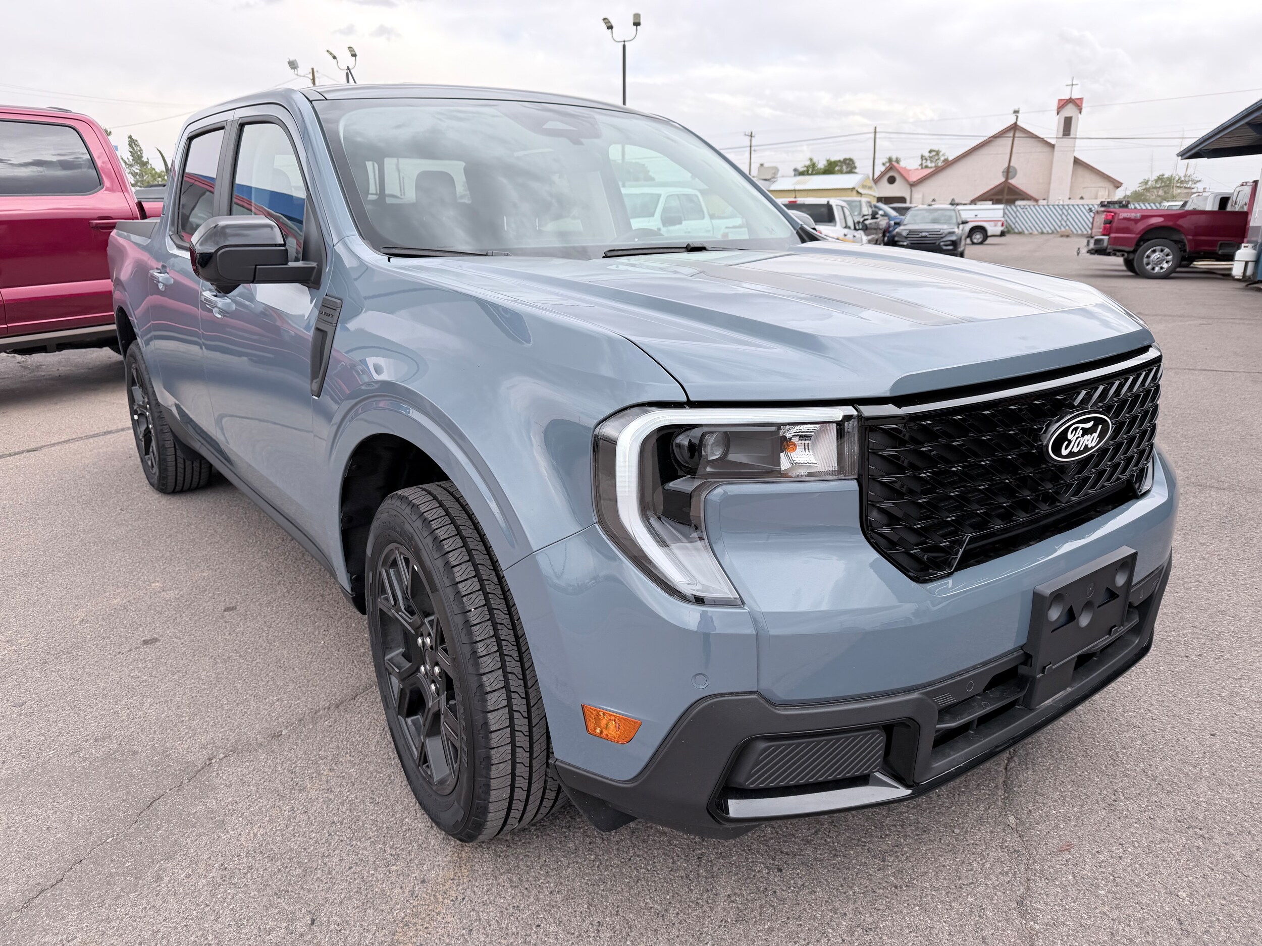 2025 Ford Maverick Lariat photo 2