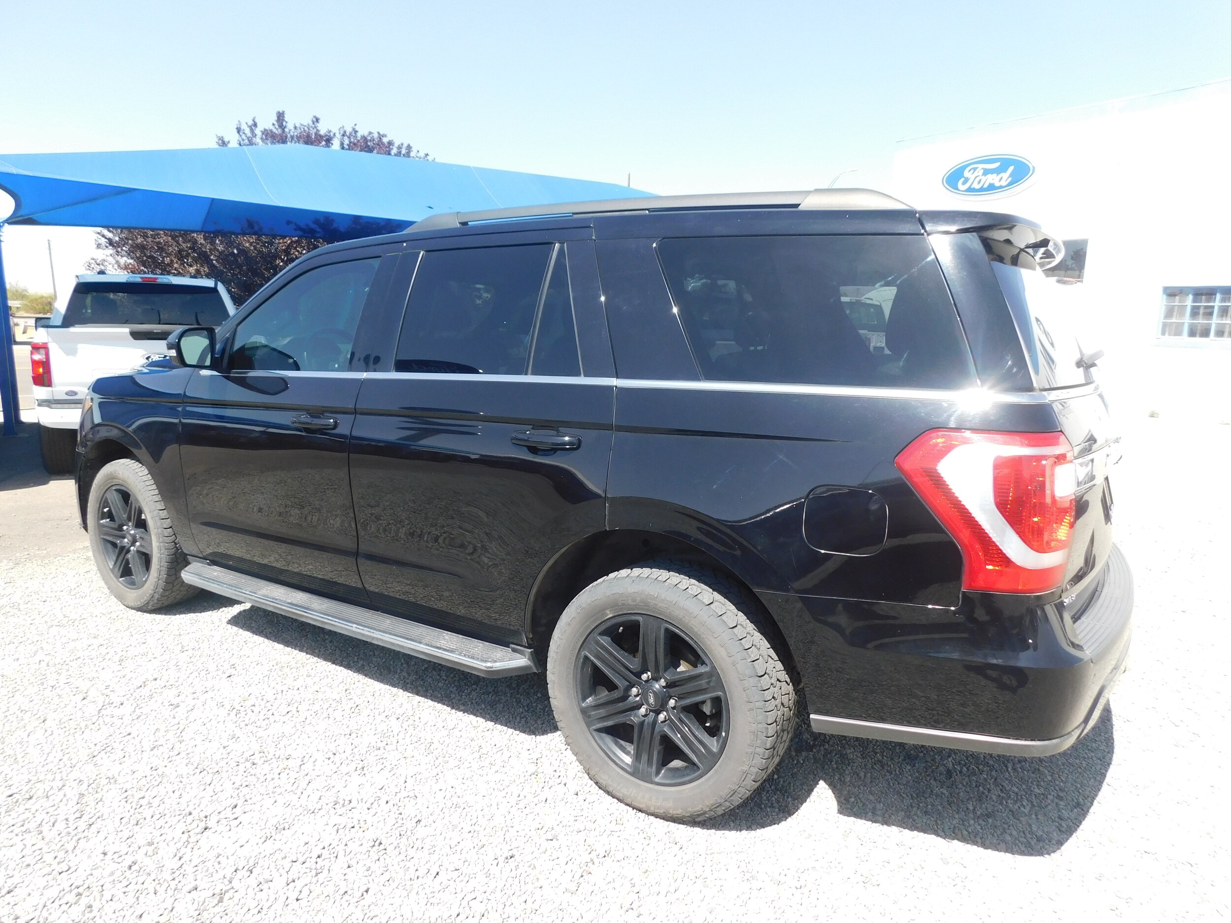 2021 Ford Expedition XLT photo 3