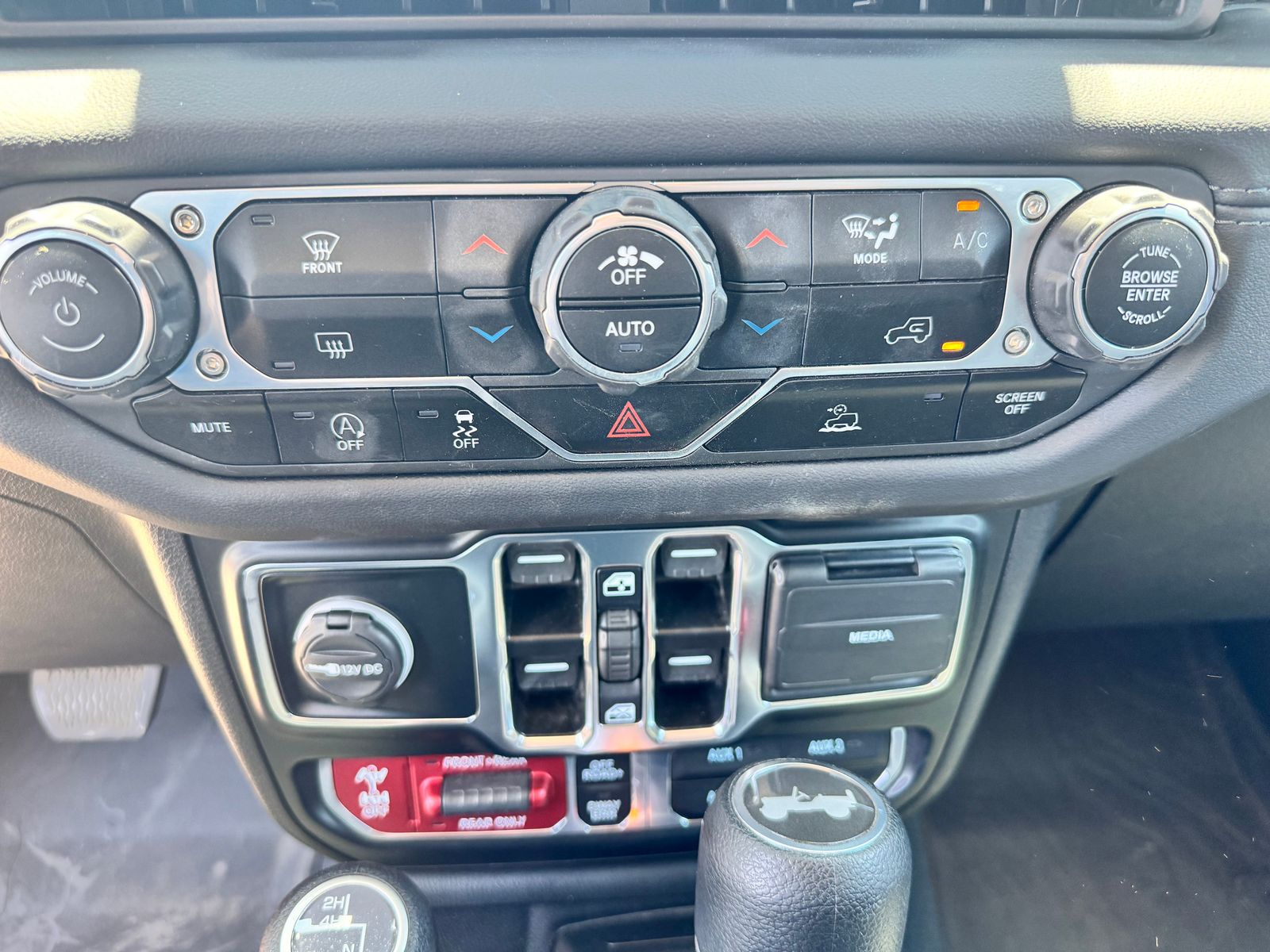 2024 Jeep Wrangler 4-Door Rubicon - Photo 16