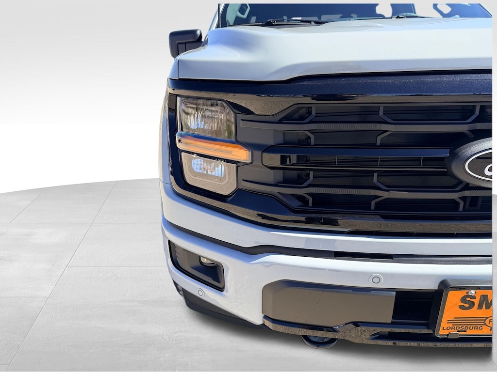 2026 Ford F-150 XLT photo 2