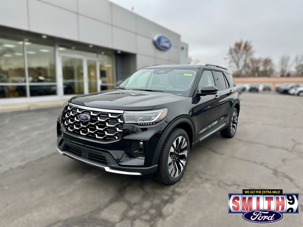 2026 Ford Explorer Platinum's photo