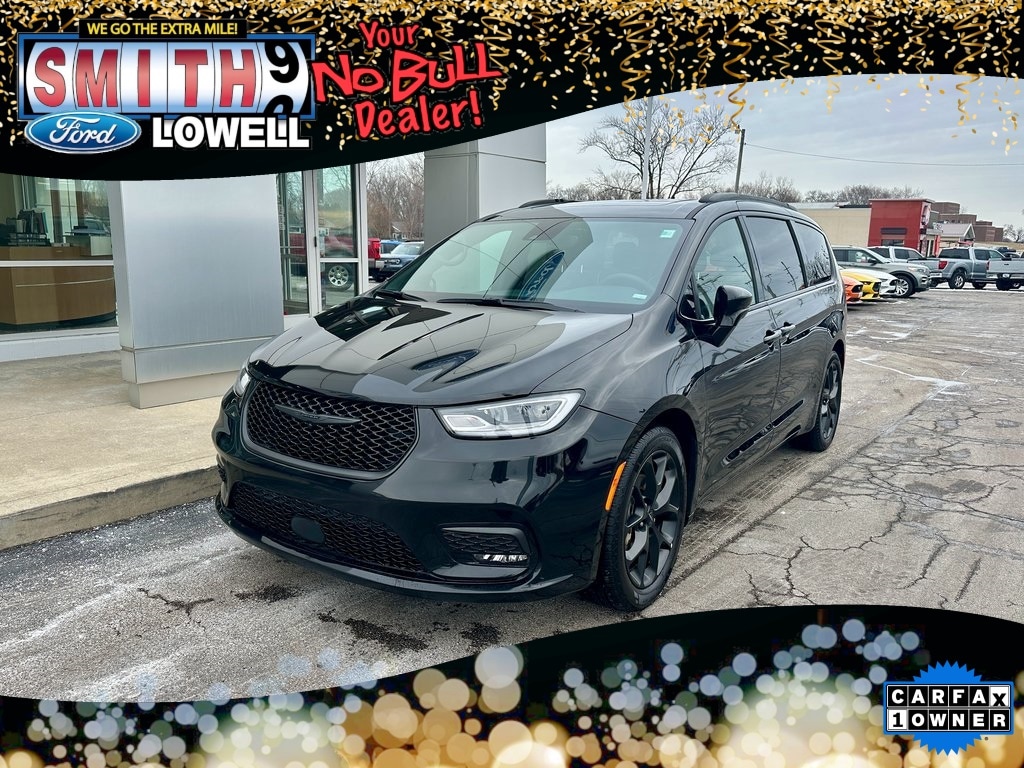 2025 Chrysler Pacifica Limited's photo