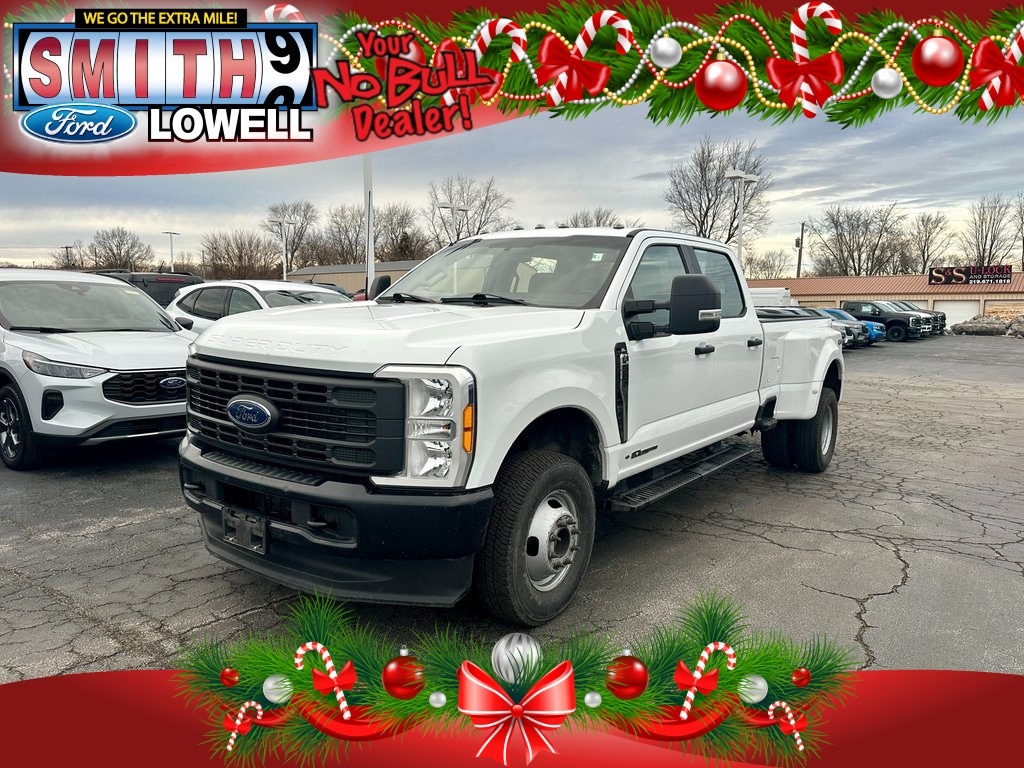 2023 Ford F-350 Super Duty XL's photo