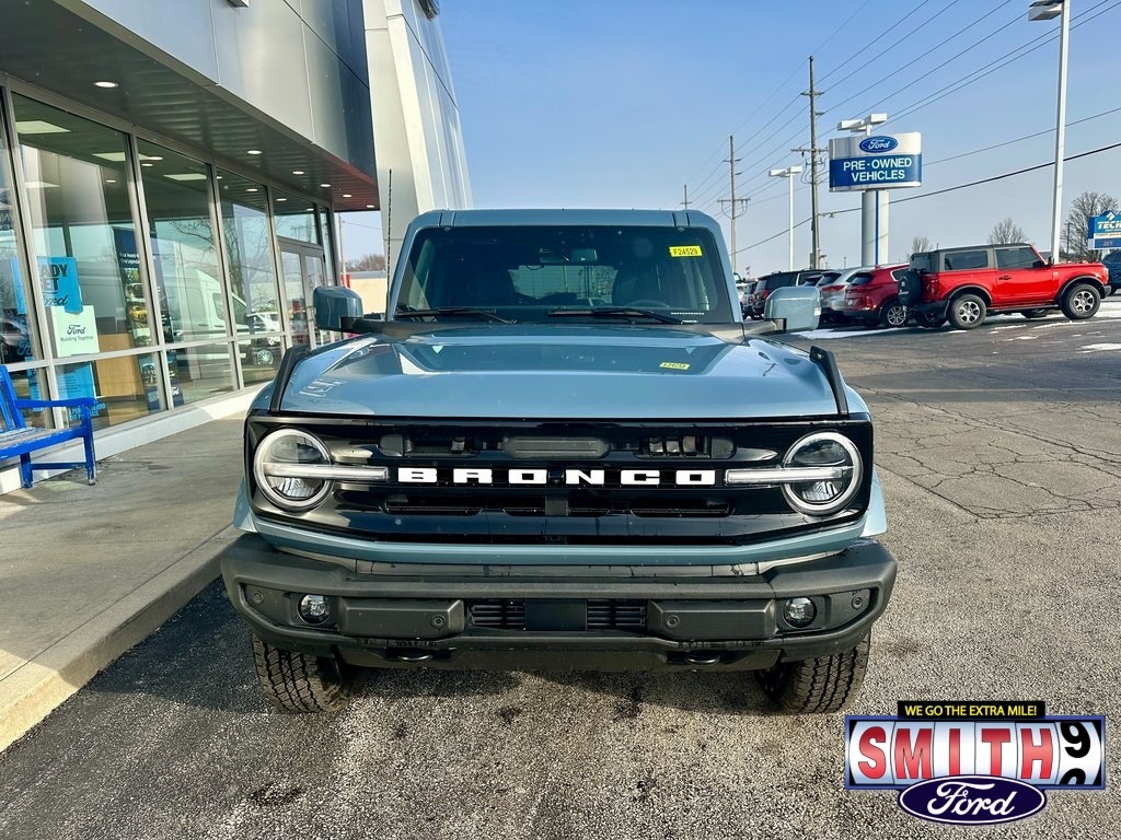 New 2025 Ford Bronco Outer Banks SUV