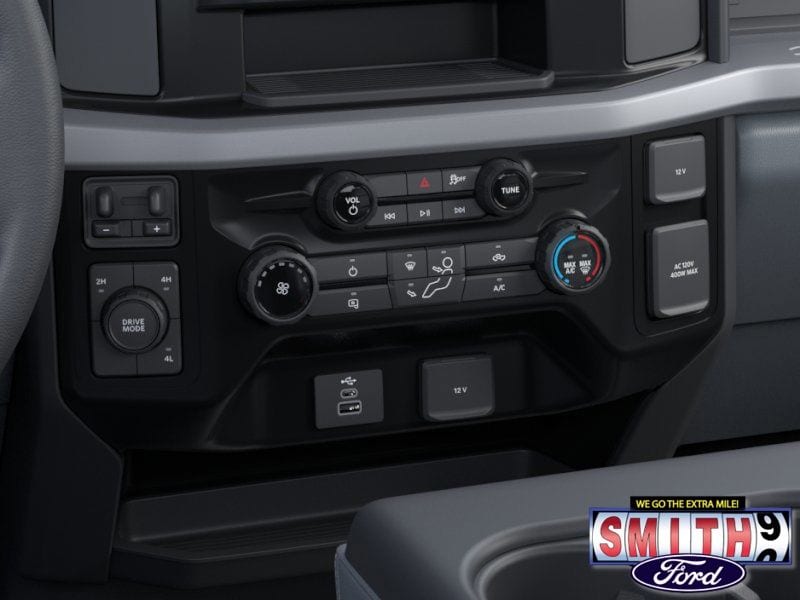 2025 Ford F-600 Super Duty Chassis Cab XL - Photo 17