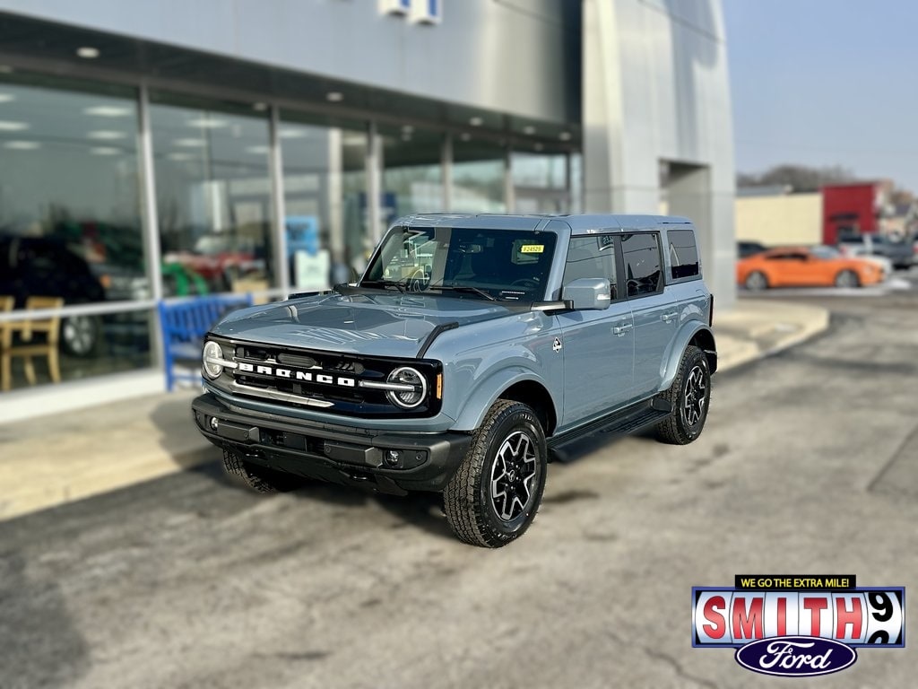 2025 Ford Bronco 4-Door Outer Banks's photo
