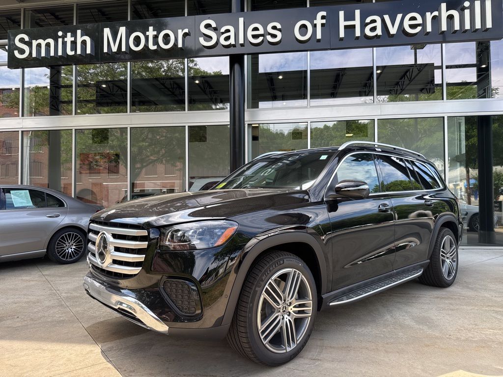 2025 Mercedes Benz GLS 450 4MATIC photo 2