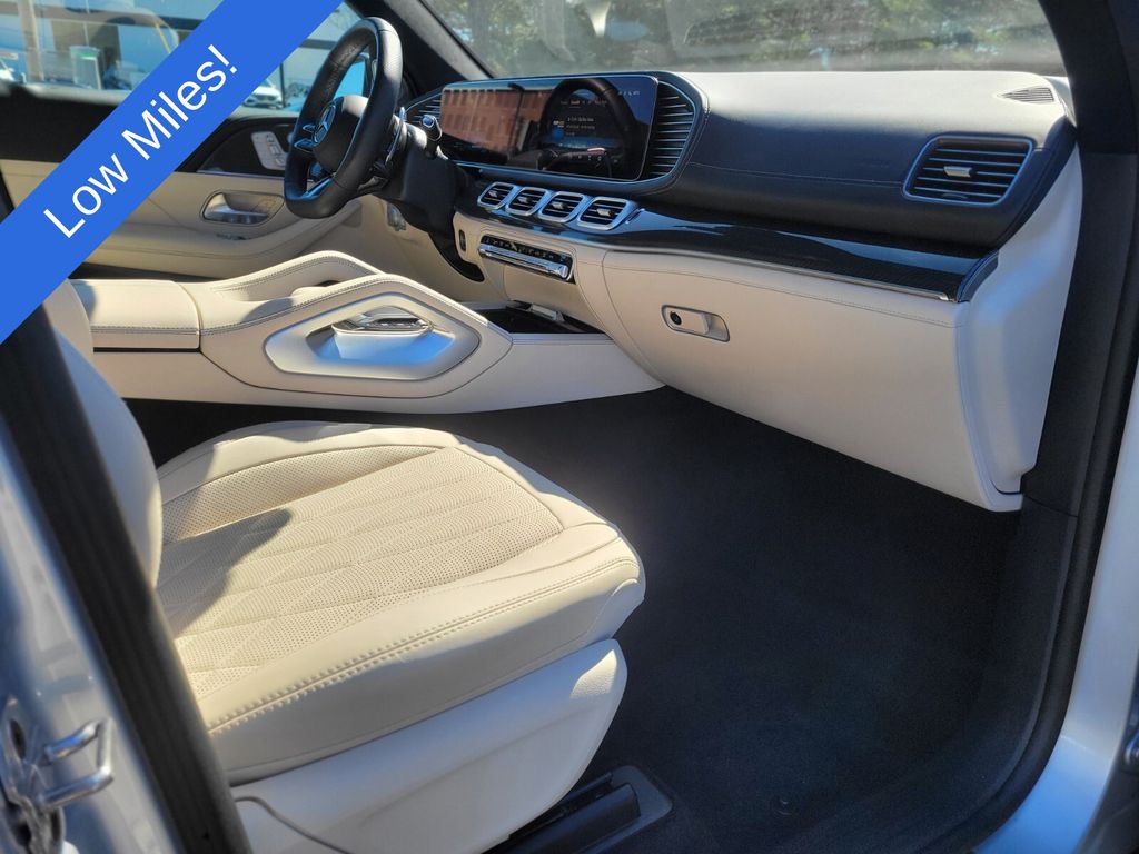 2026 Mercedes-Benz GLS AMG GLS 63 - Photo 9