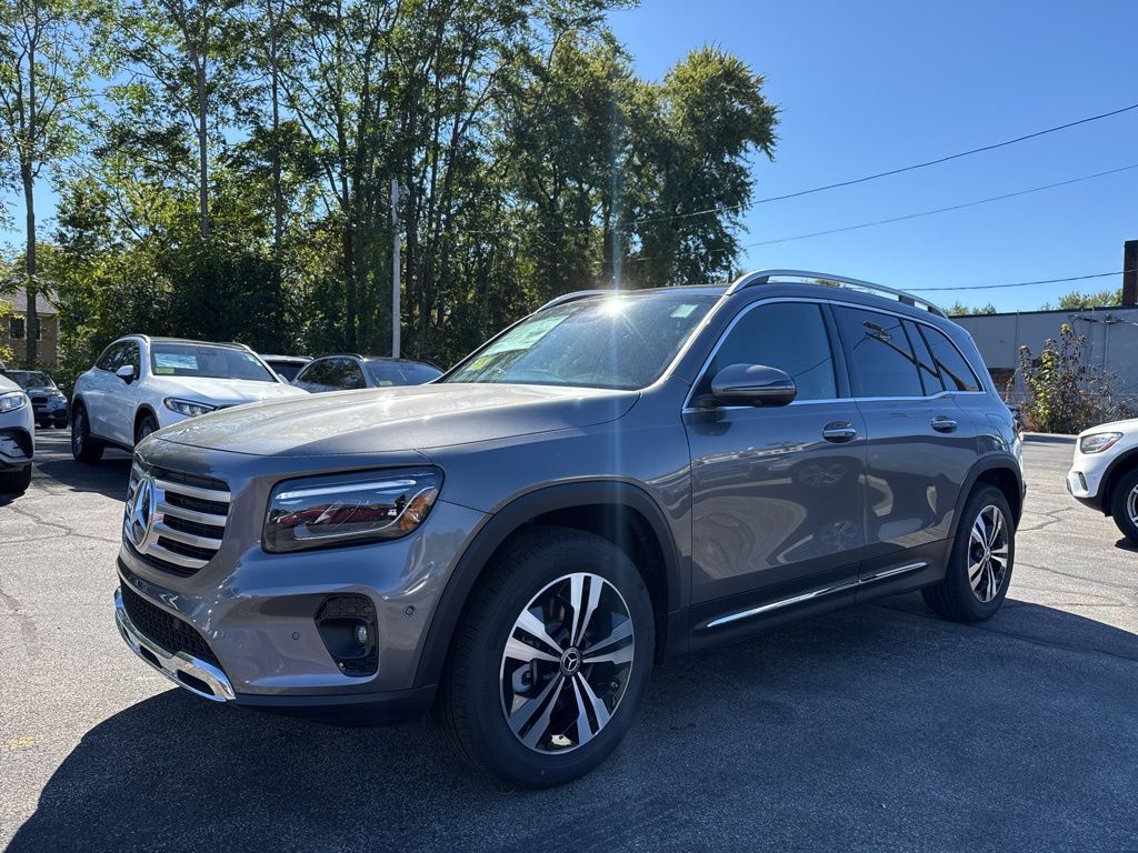 2026 Mercedes Benz GLB 250 4MATIC photo 3