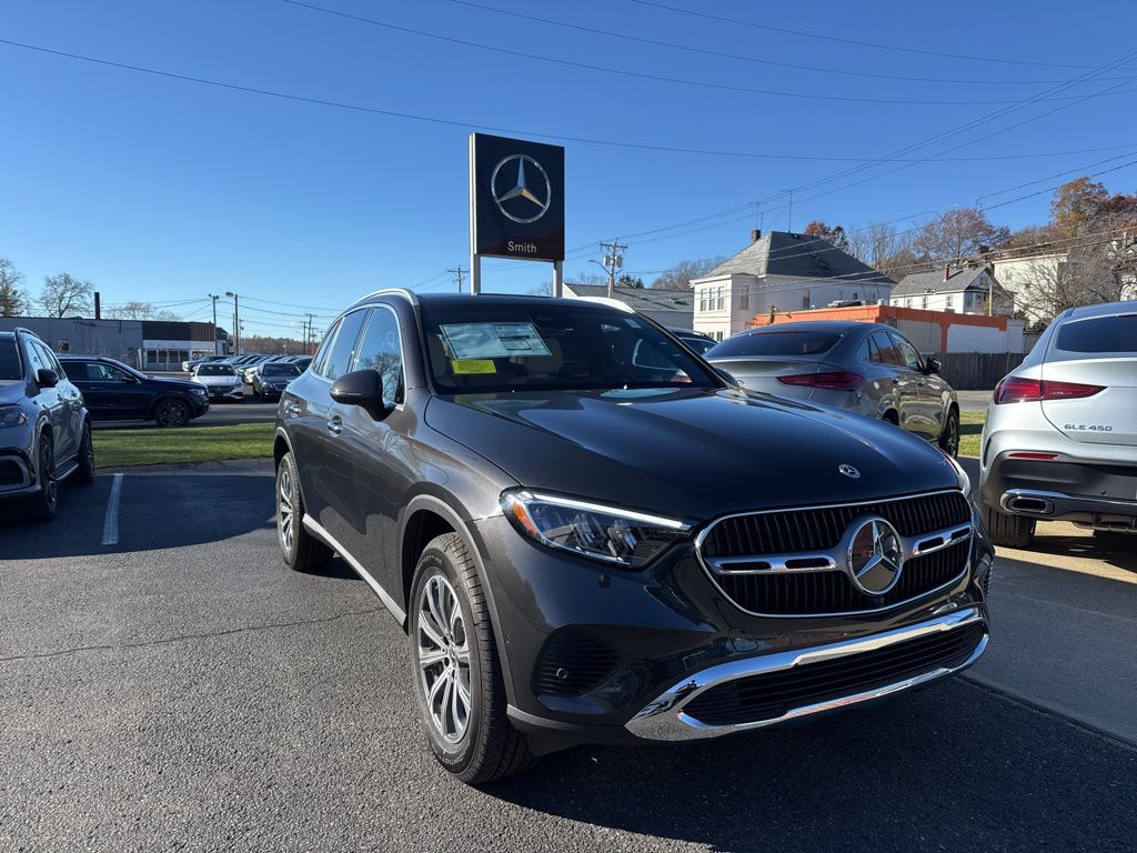 2026 Mercedes-Benz GLC Base's photo