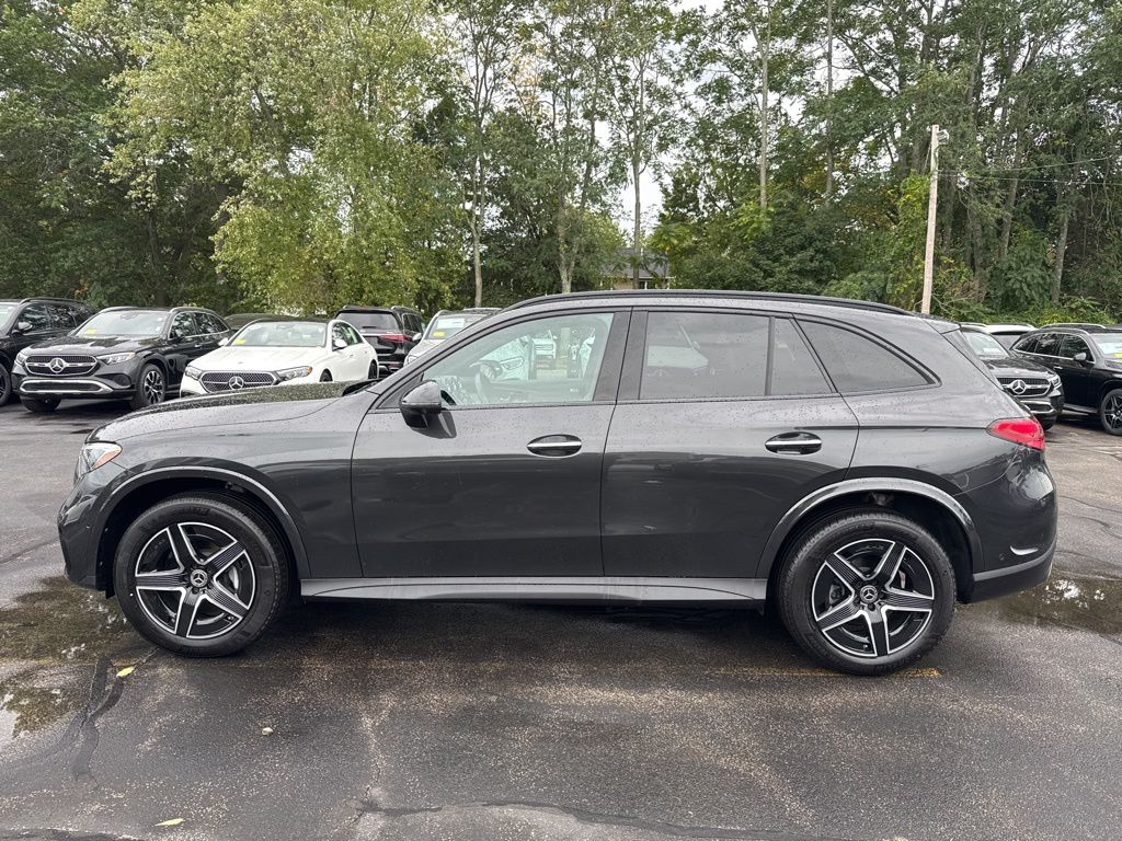 2025 Mercedes Benz GLC 300 4MATIC photo 4