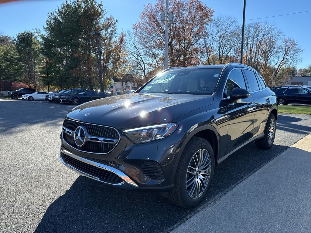 2026 Mercedes Benz GLC 300 4MATIC photo 3