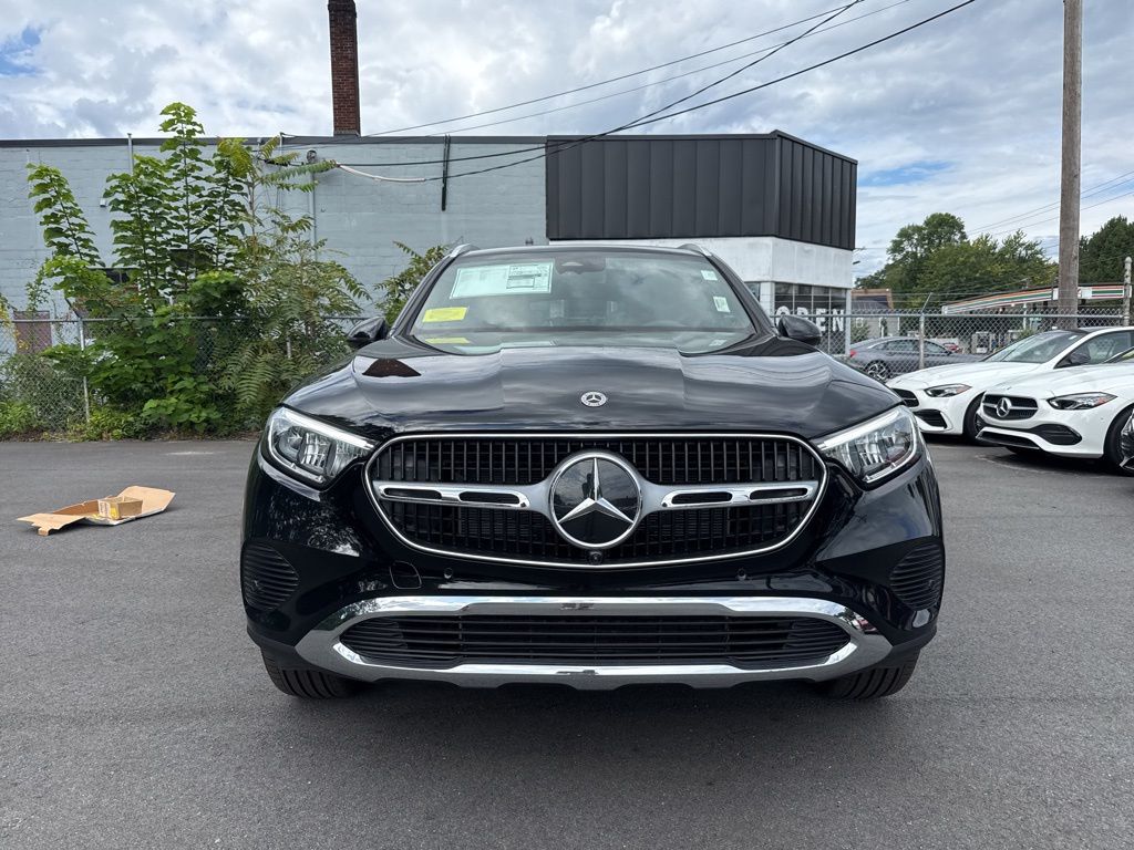 2026 Mercedes Benz GLC 300 4MATIC photo 2