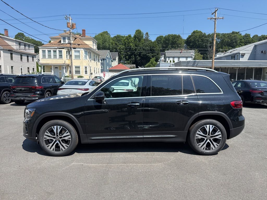 2025 Mercedes Benz GLB 250 4MATIC photo 4