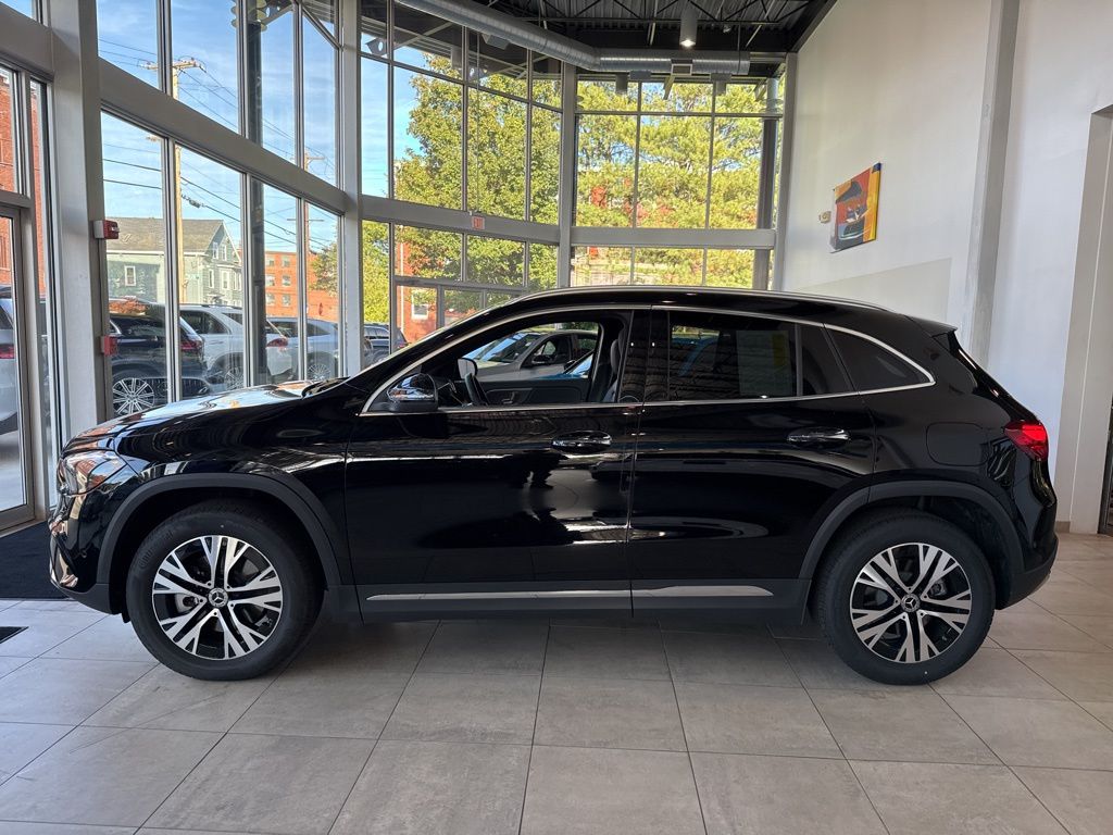 2025 Mercedes Benz GLA 250 4MATIC photo 4