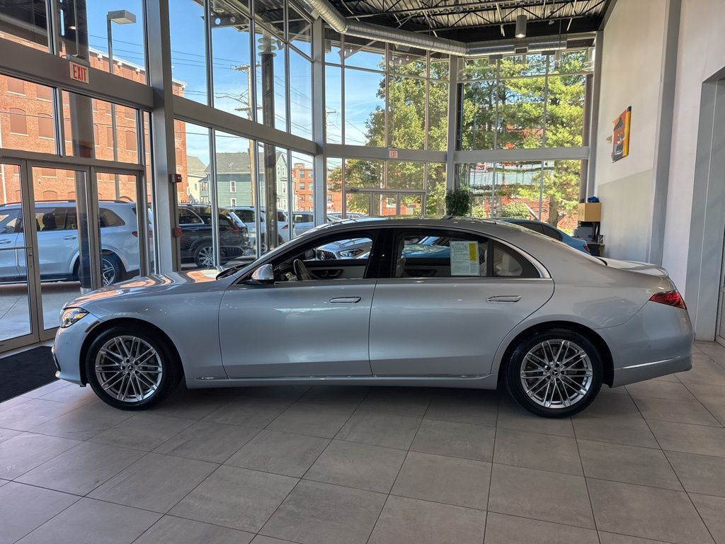 2023 Mercedes Benz S 580 4MATIC photo 4