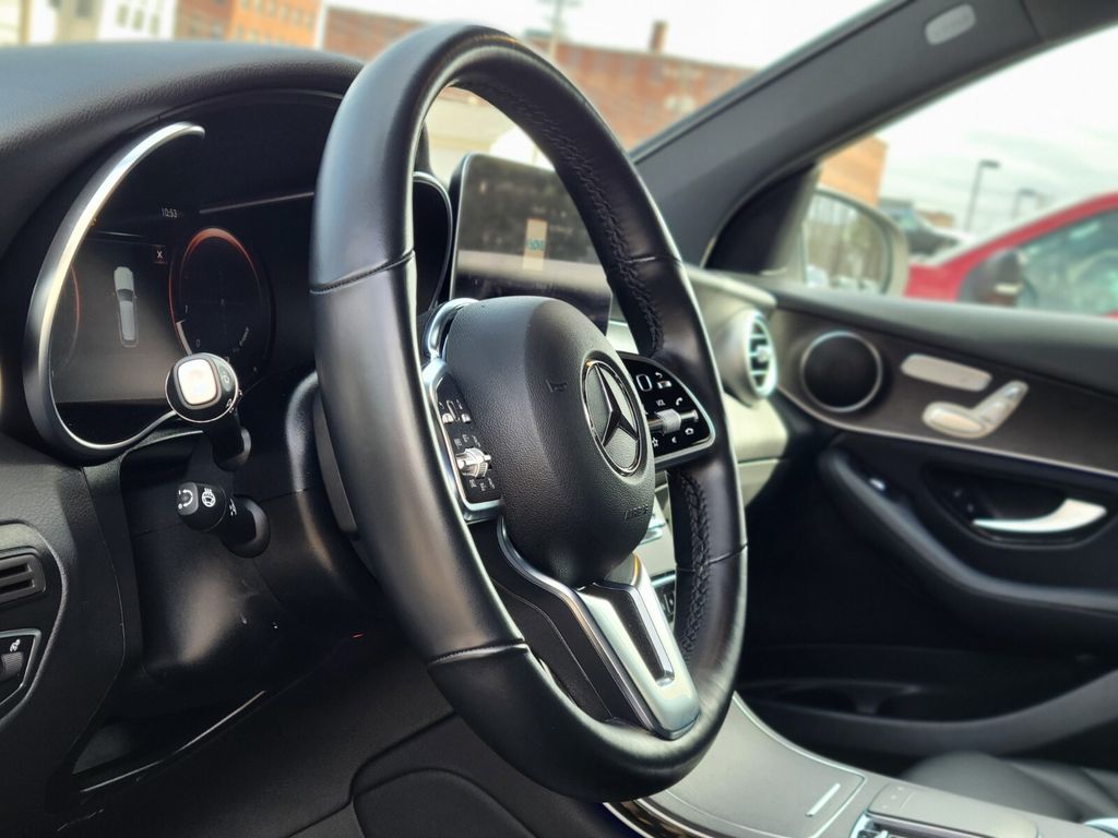2022 Mercedes-Benz GLC GLC300 - Photo 17