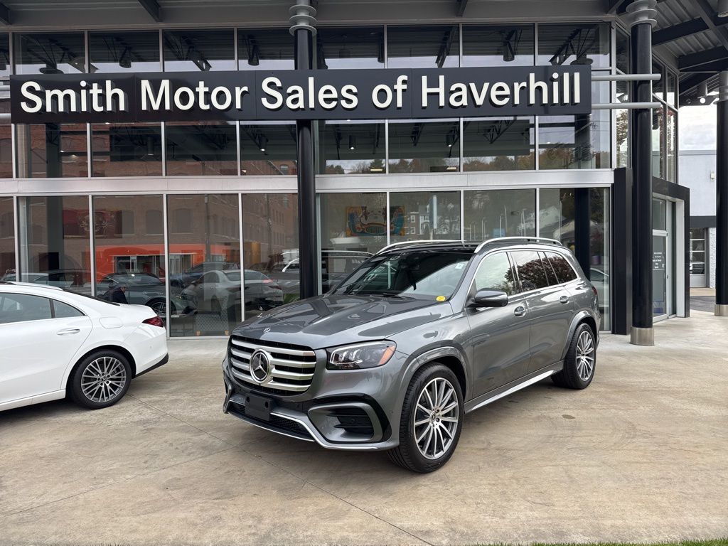 2025 Mercedes-Benz GLS Base's photo