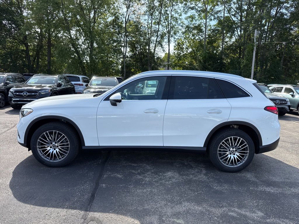 2026 Mercedes Benz GLC 300 4MATIC photo 4