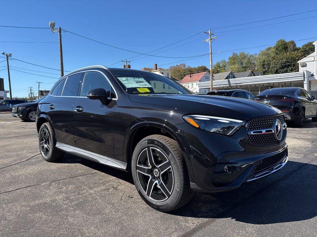 2026 Mercedes-Benz GLC Base's photo