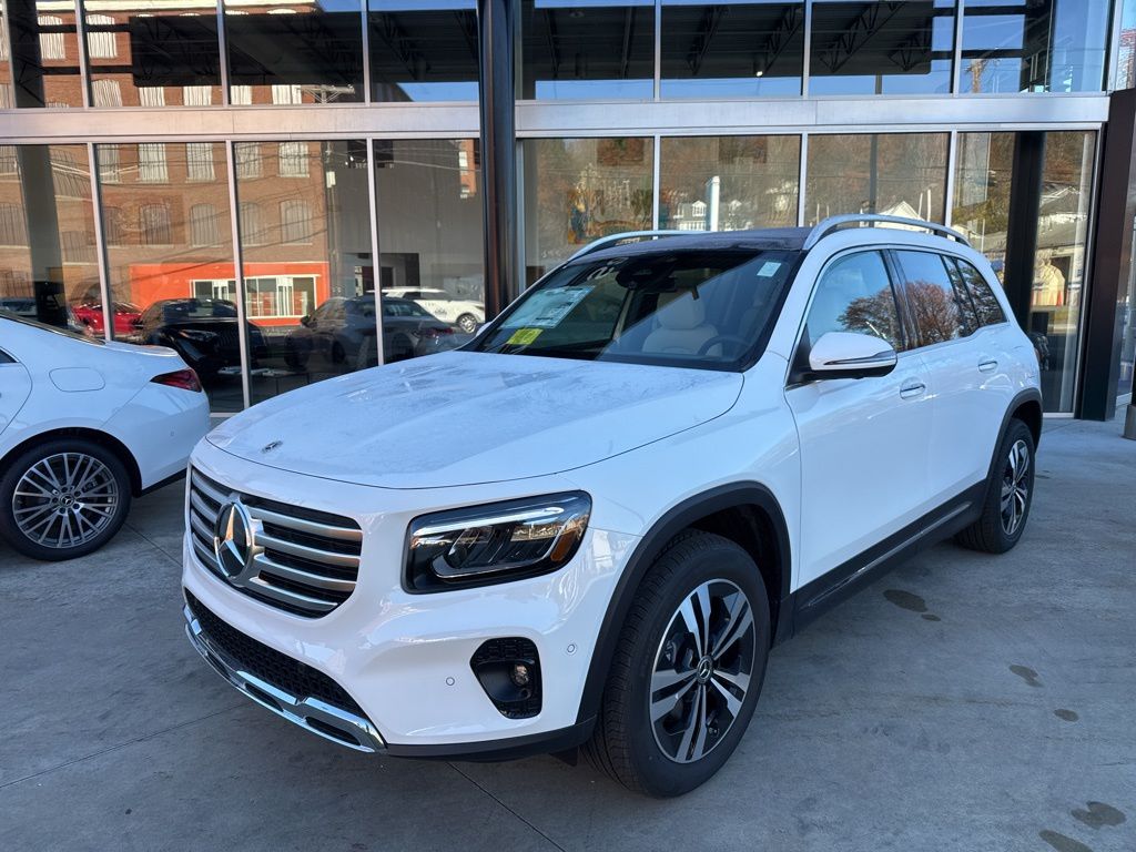 2026 Mercedes Benz GLB 250 4MATIC photo 4