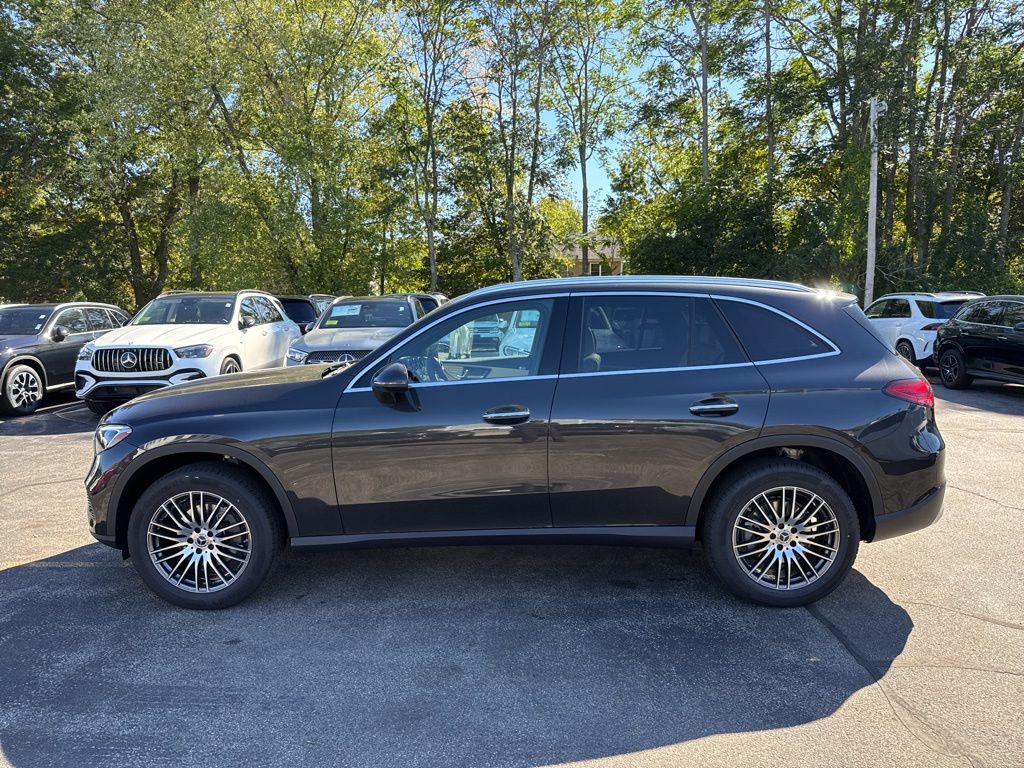 2026 Mercedes Benz GLC 300 4MATIC photo 4