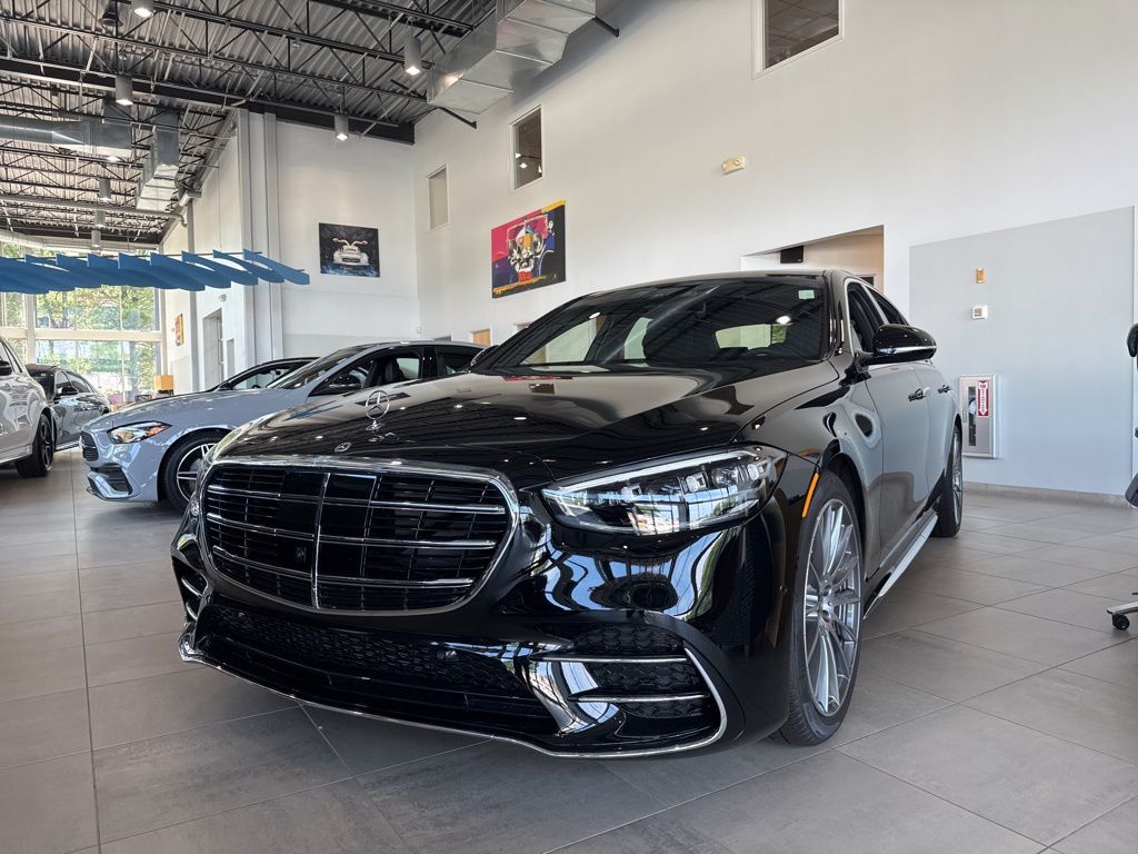 2025 Mercedes Benz S 450 580 4MATIC photo 2