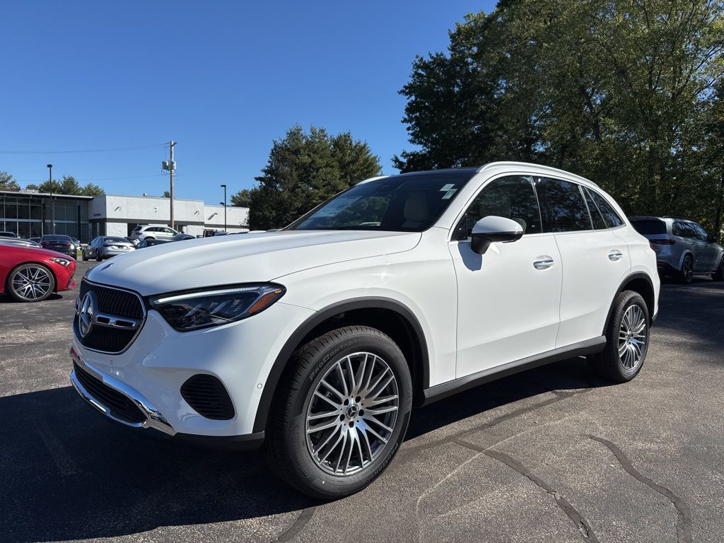 2026 Mercedes Benz GLC 300 4MATIC photo 3
