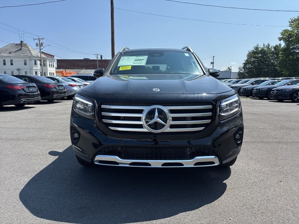2025 Mercedes Benz GLB 250 4MATIC photo 2