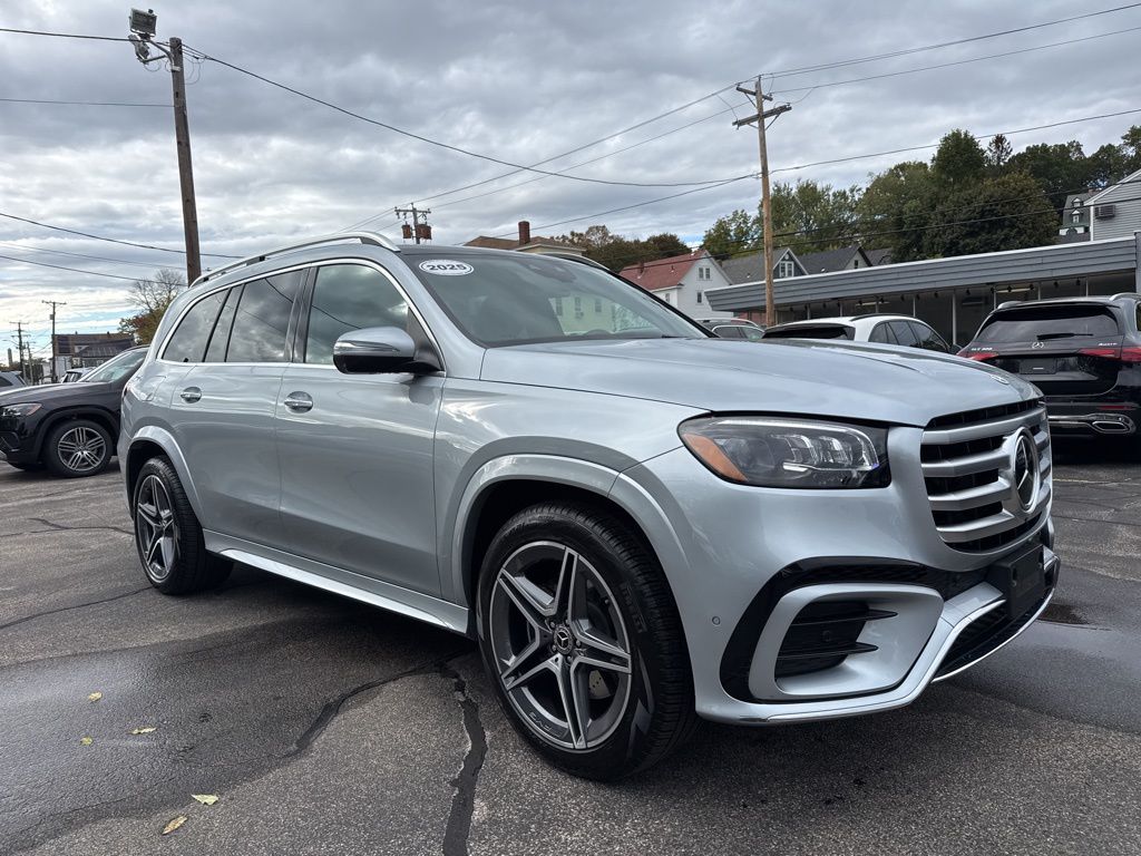 2025 Mercedes-Benz GLS Base's photo