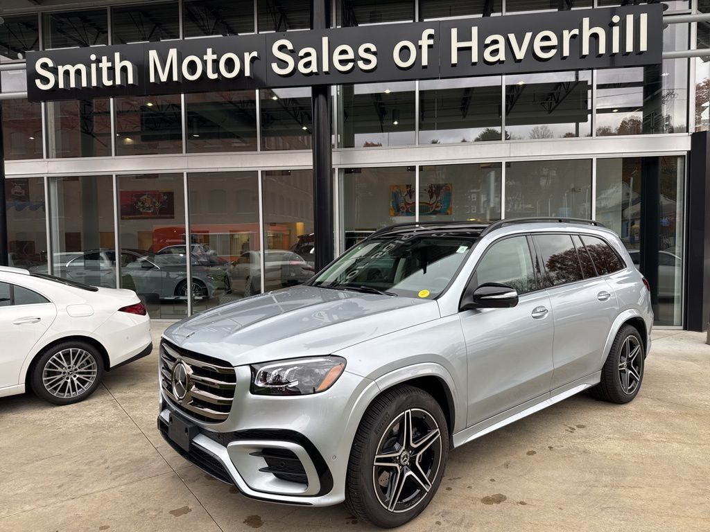 2025 Mercedes-Benz GLS Base's photo